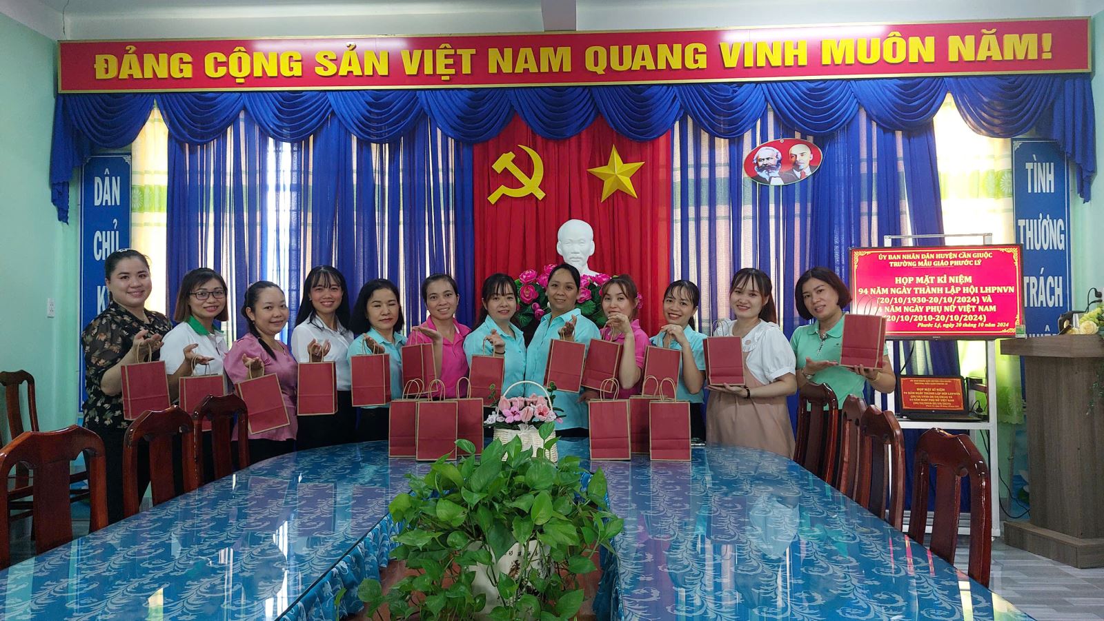 BUỔI HỌP MẶT KỶ NIỆM 94 NĂM NGÀY THÀNH LẬP HỘI LHPN VIỆT NAM